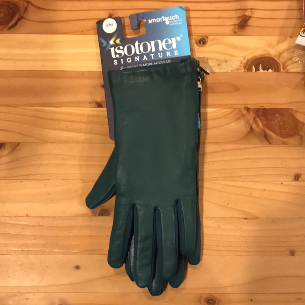 Isotoner signature smart touch gloves